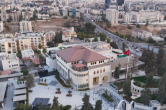 تعيين الحمارنة رئيسا للأكاديمية الأردنية للإدارة الحكومية