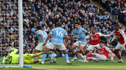 سيتي يهزم أرسنال ويشعل صراع الدوري الإنجليزي