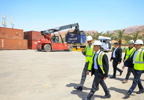 رئيس الوزراء يزور شركتي البوتاس وبرومين في الأغوار الجنوبية