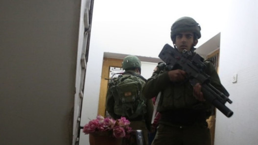 استشهاد فلسطينية مسنة بسكتة قلبية خلال اقتحام منزلها في قلقيلية