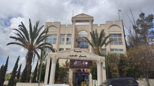 إغلاق 17 محلاً بالمدينة الحرفية في جرش