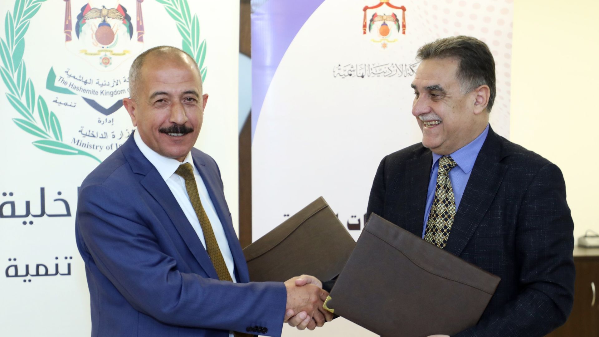 وزارة الداخلية ودائرة الإحصاءات العامة توقعان مذكرة لتبادل البيانات لتعزيز التخطيط التنموي