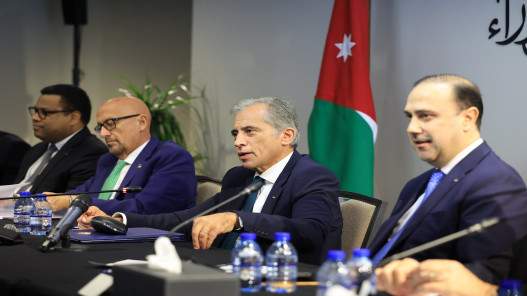 المومني: توقيع الناقل الوطني يوم تاريخي للأردن