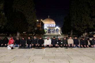 3000 مصل يؤدون صلاة الفجر في الأقصى بعد 40 يوماً من الإغلاق