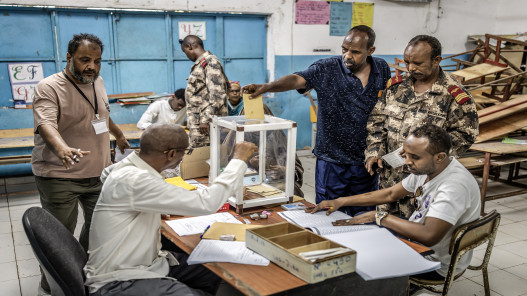 صورة حول : فوز كاسح لرئيس جيبوتي في الانتخابات الرئاسية فوز كاسح لرئيس جيبوتي في الانتخابات الرئاسية