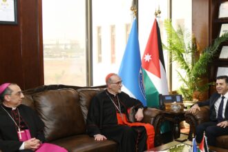 بطريرك القدس اللاتين يزور جامعة العلوم والتكنولوجيا