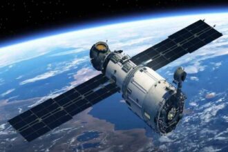 الصين تطلق قمراً صناعياً تجريبياً لتعزيز مشروع الإنترنت الفضائي