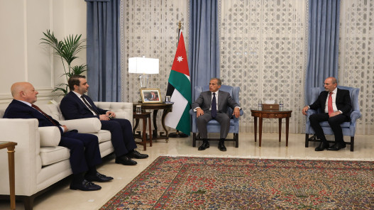 رئيس الوزراء يستقبل الوفد السوري ويؤكد توسيع التعاون في الطاقة والمياه والنقل