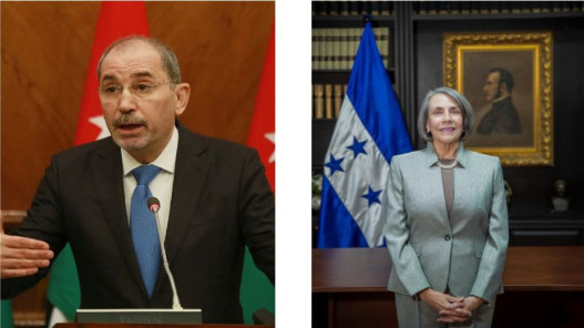 الصفدي يبحث العلاقات مع هندوراس هاتفياً