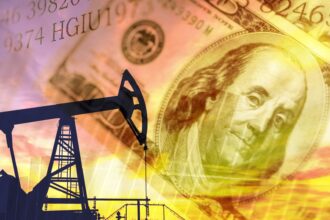 تراجع الذهب لأدنى مستوى في أسبوع مع صعود الدولار وارتفاع النفط بفعل التوترات