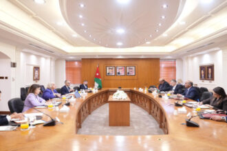 الأردن واليونان يبحثان تعزيز التعاون الثنائي