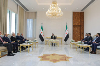 الشرع يستقبل وفدا فلسطينيا لبحث العلاقات الثنائية