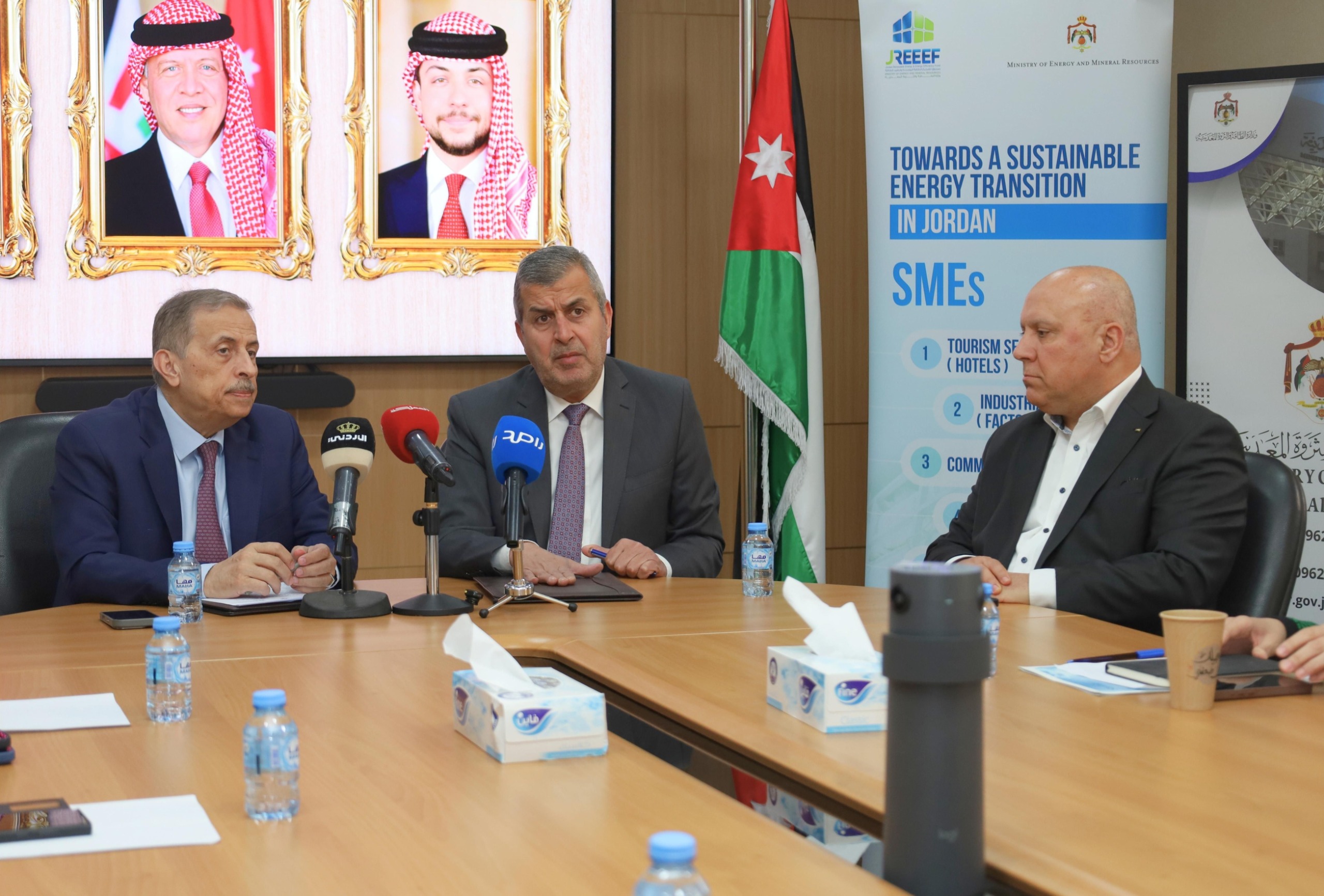 صورة حول : اتفاقية بين الطاقة وجمعية المستشفيات الخاصة لرفع كفاءة استهلاك الطاقة في القطاع الصحي اتفاقية بين الطاقة وجمعية المستشفيات الخاصة لرفع كفاءة استهلاك الطاقة في القطاع الصحي