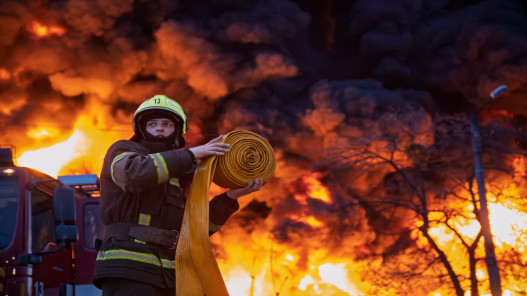 زيلينسكي يدعو للإبقاء على العقوبات على روسيا بعد ضربات أوقعت قتلى في أوكرانيا