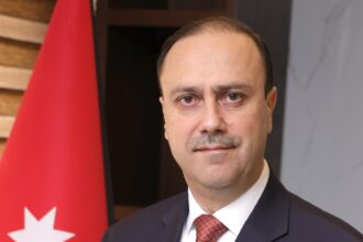 وزير الاتصال الحكومي: العلم الأردني رمز الفخر والولاء للوطن