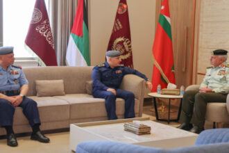 الحنيطي ووفد عراقي يبحثان تطوير الشراكة العسكرية بين البلدين