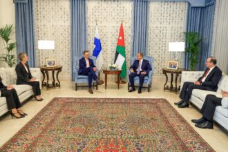 رئيس الوزراء يستقبل الرئيس الفنلندي ويبحثان تعزيز التعاون الثنائي والاستثماري