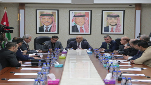 لجنة الصحة النيابية تبحث تحديات الأطباء المقيمين وتطوير برامج الإقامة الطبية