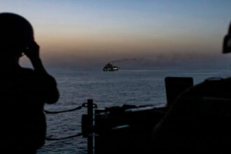 ترامب بين التصعيد والدبلوماسية في الشرق الأوسط وسط تعقّد الملف الإيراني