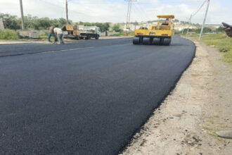 بدء صيانة طريق الزعتري في البلقاء لتعزيز السلامة المرورية