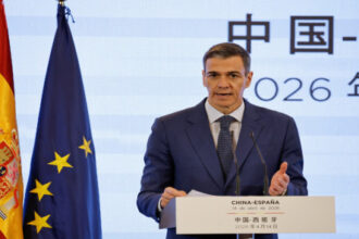 سانشيز يقلل من مخاوف تعليق عضوية إسبانيا في الناتو