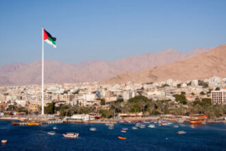 نشاط متزايد في شحنات العقبة يعزز دورها في تجارة الترانزيت