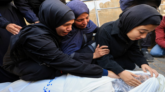 استشهاد فلسطينيين بقصف مسيّرة على حي الزيتون جنوب شرق غزة