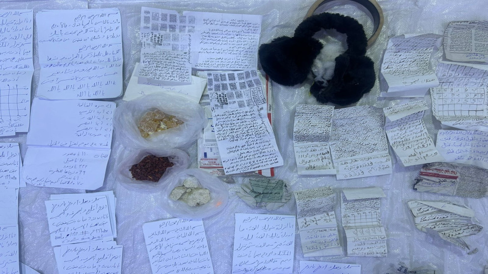 الجمارك تضبط وتُتلف أعمال شعوذة داخل طرود بريدية