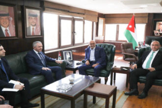 أبو السعود وسفير أذربيجان يبحثان حلول التحديات المائية والمناخية