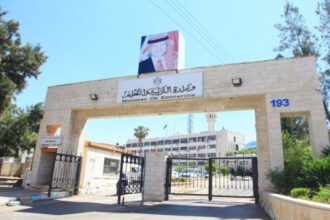 التربية توقّع اتفاقية مشروع النقل المدرسي الحكومي في معان