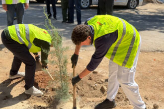 هيئة شباب كلنا الأردن تطلق أنشطة تطوعية لتعزيز النظافة وحماية البيئة في متنزه الاستقلال