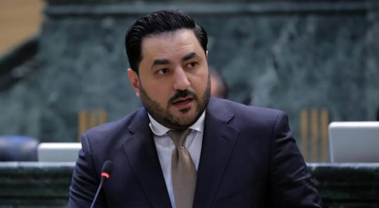 عرب سكاي تقاضي النائب ينال فريحات