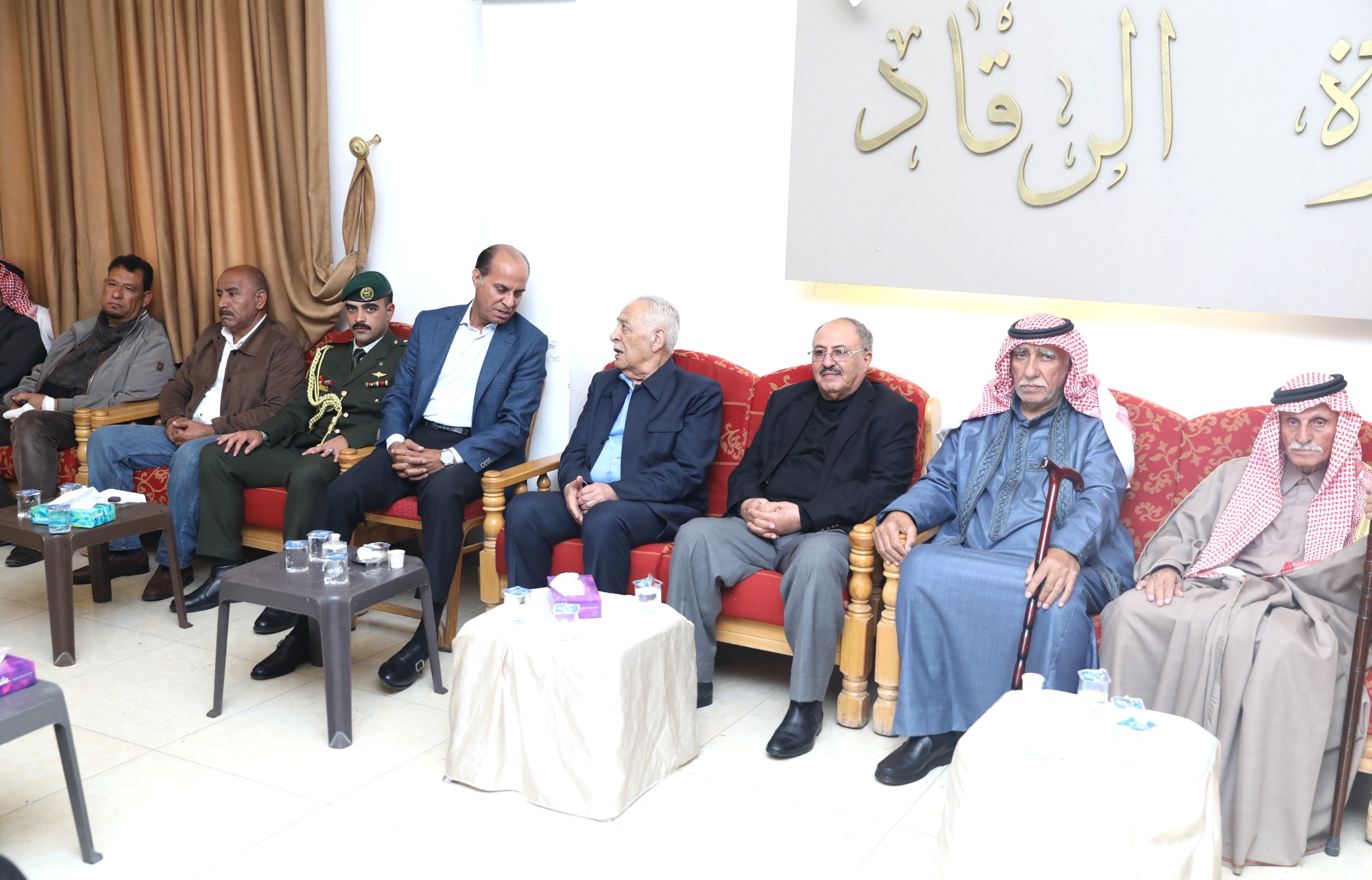 مندوبا عن الملك وولي العهد...العيسوي يعزي عشيرتي الرقاد والمعايطة