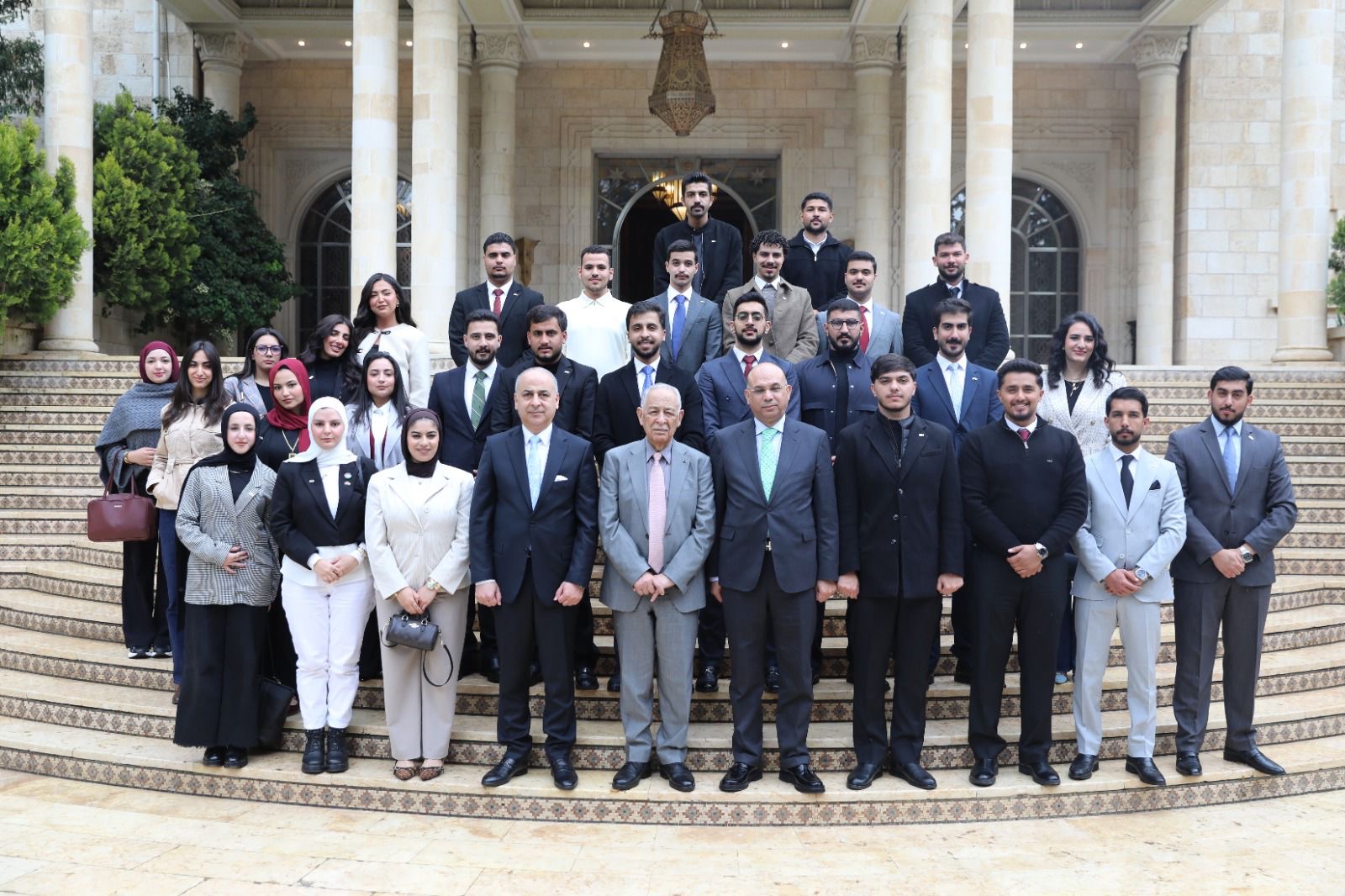 صورة حول : العيسوي: الأردن، بقيادة الملك، سيبقى سداً منيعاً في وجه أي تهديد، وماضٍ في دوره بدعم الاستقرار الإقليمي العيسوي: الأردن، بقيادة الملك، سيبقى سداً منيعاً في وجه أي تهديد، وماضٍ في دوره بدعم الاستقرار الإقليمي