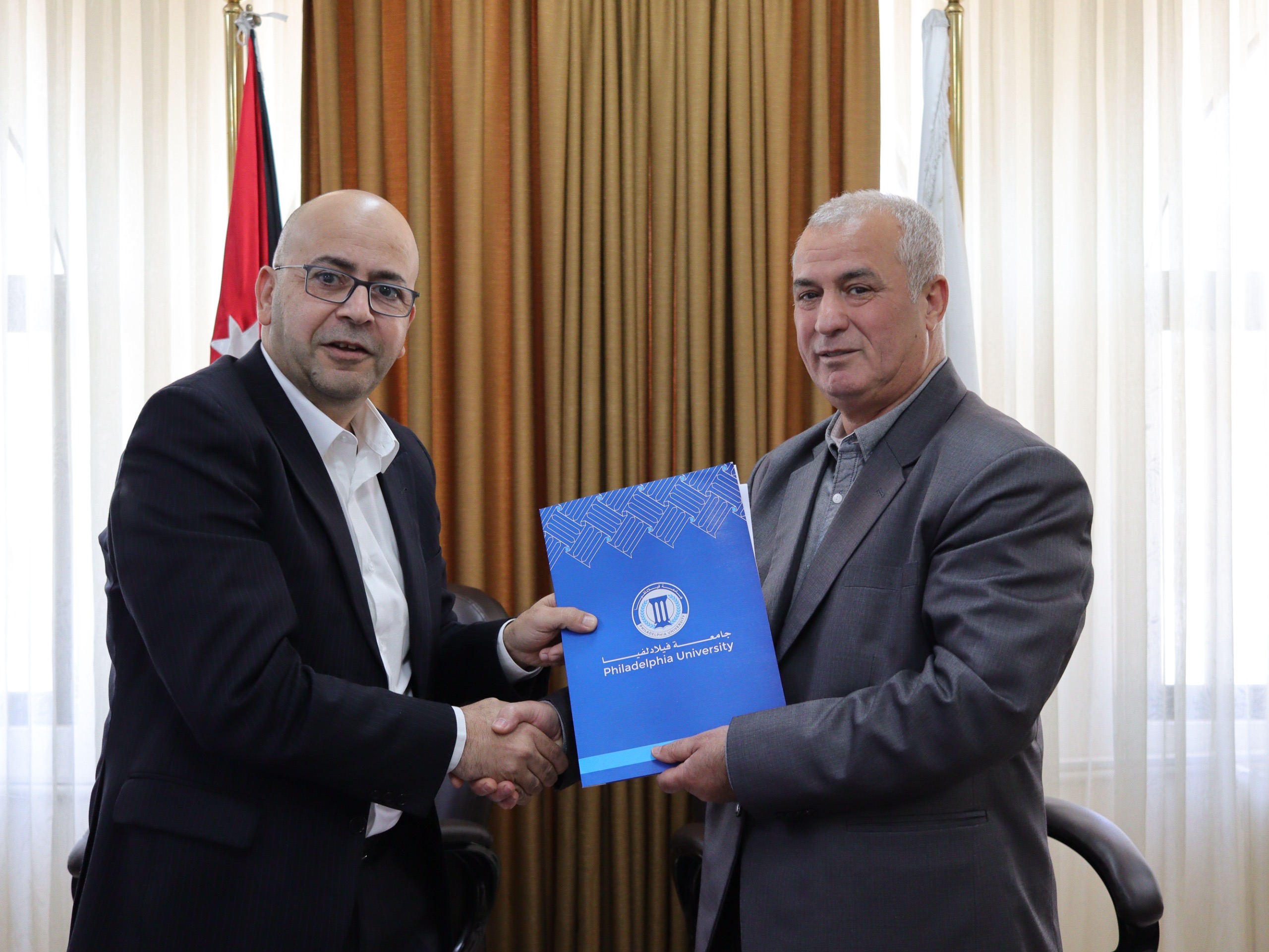 مذكرة تعاون بين جامعة فيلادلفيا والمدن الصناعية لربط مخرجات التعليم بسوق العمل
