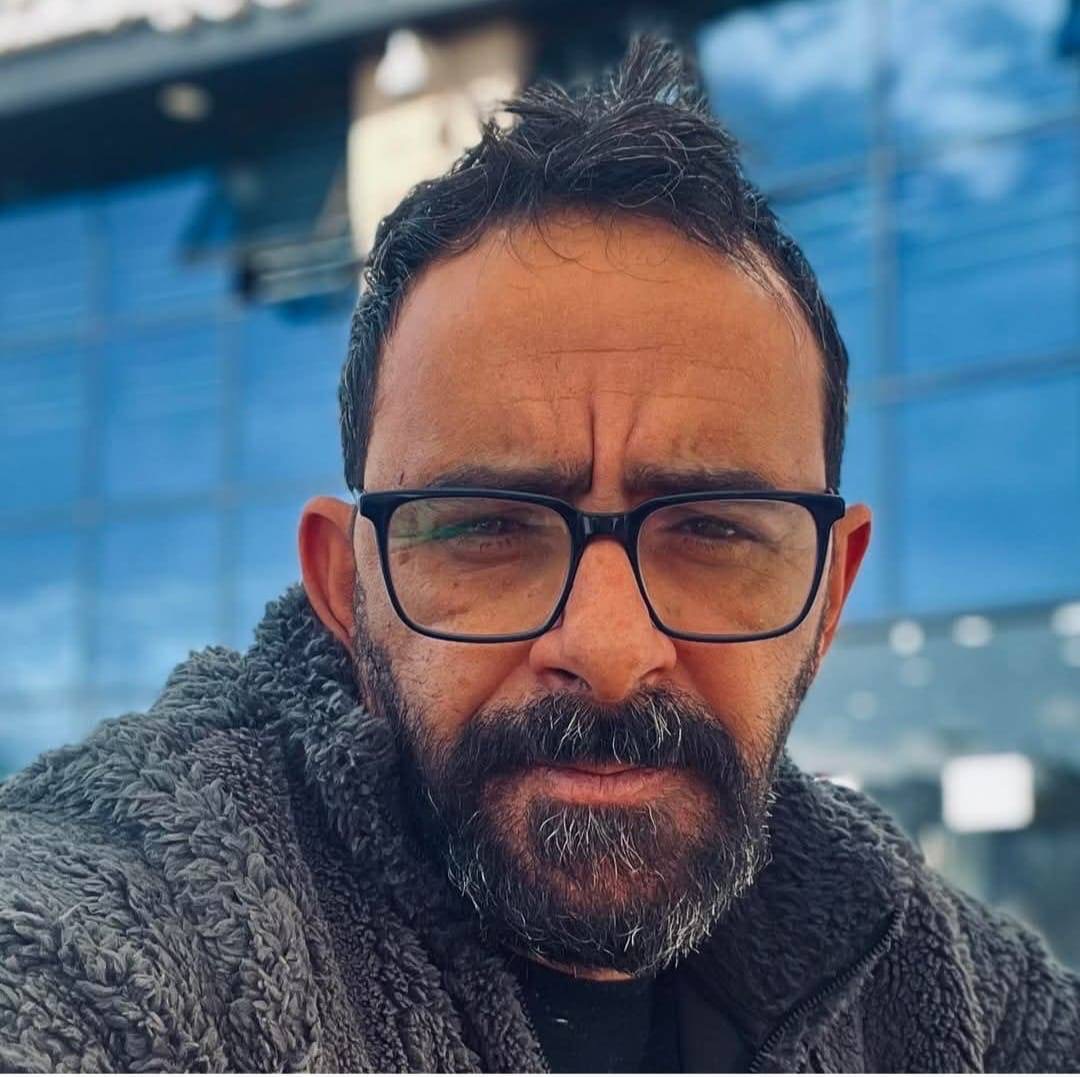 النظامي يكتب : ملائكة على المنصات وشياطين في الخلوات