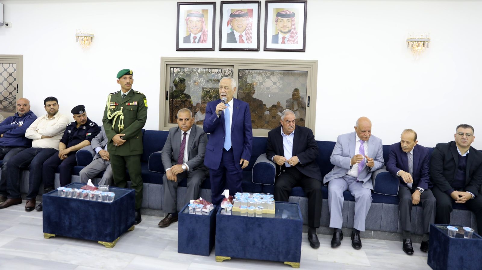 مندوبا عن الملك وولي العهد...العيسوي يعزي عشيرة الفريحات