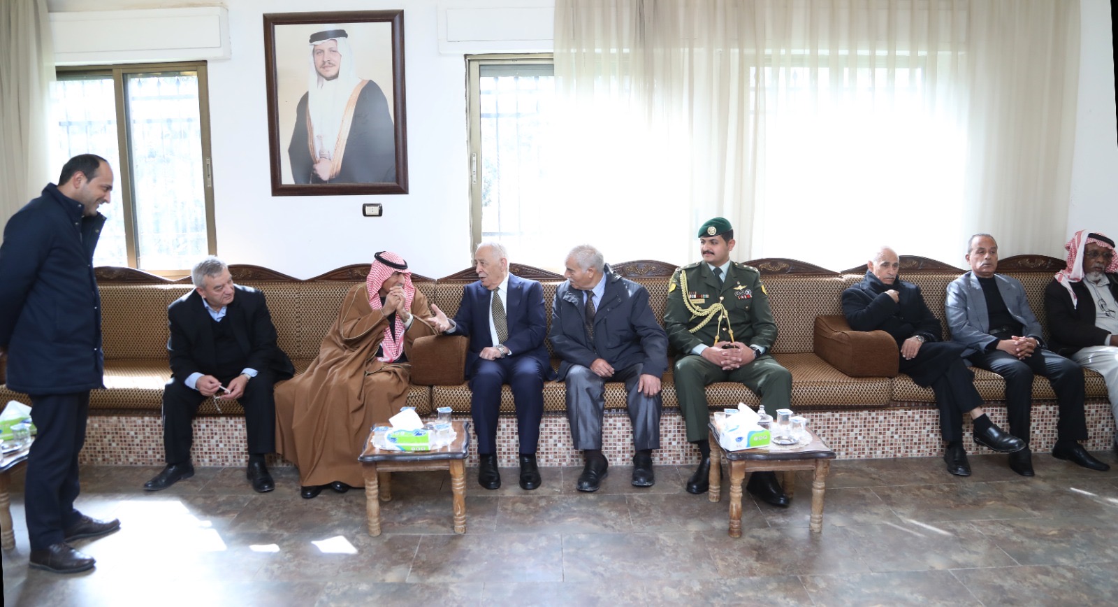 العيسوي ينقل تعازي الملك وولي العهد إلى عشيرة العميان