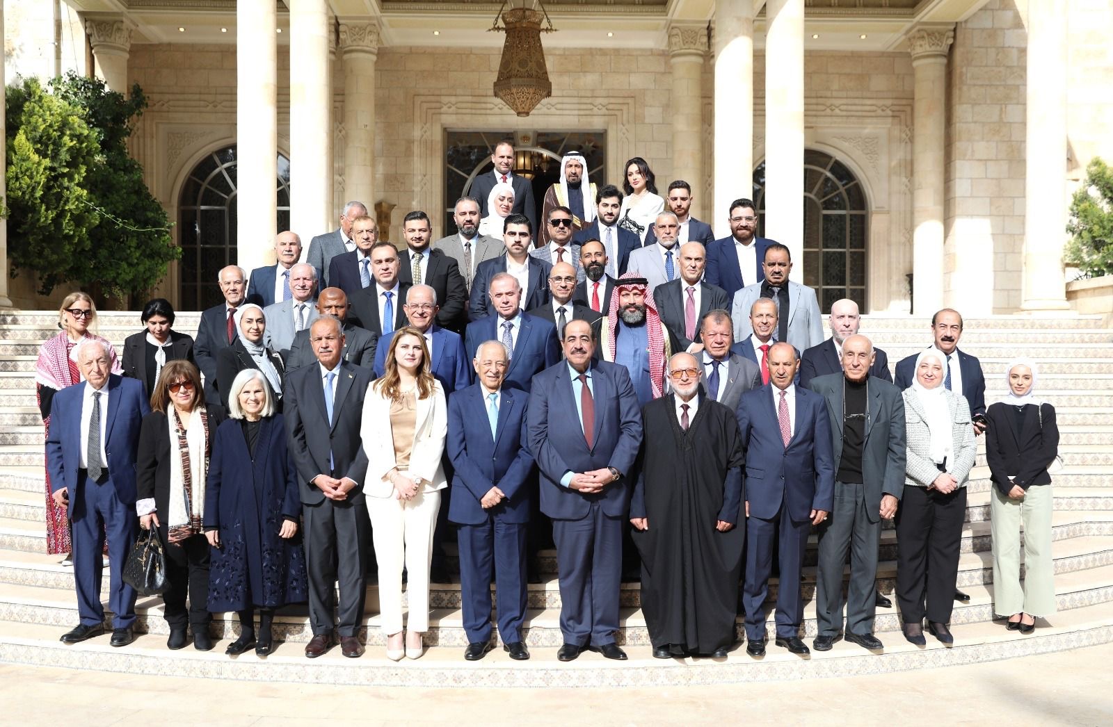 العيسوي يقدم قراءة وطنية معمقة في دلالات العلم الأردني لوفد مبادرة "أردن الرسالة"