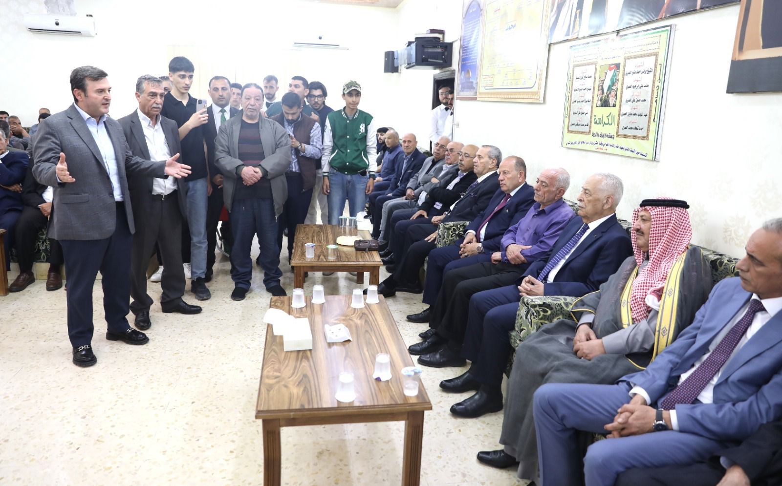 مندوبا عن الملك وولي العهد.. العيسوي يعزي بوفاة الوزير الأسبق خالد العمري