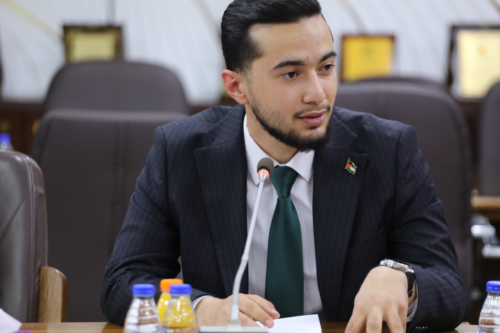 العودات يلتقي طلبة من كلية الحقوق بالجامعة الأردنية