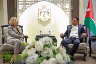 الشديفات يلتقي السفيرة الأسترالية