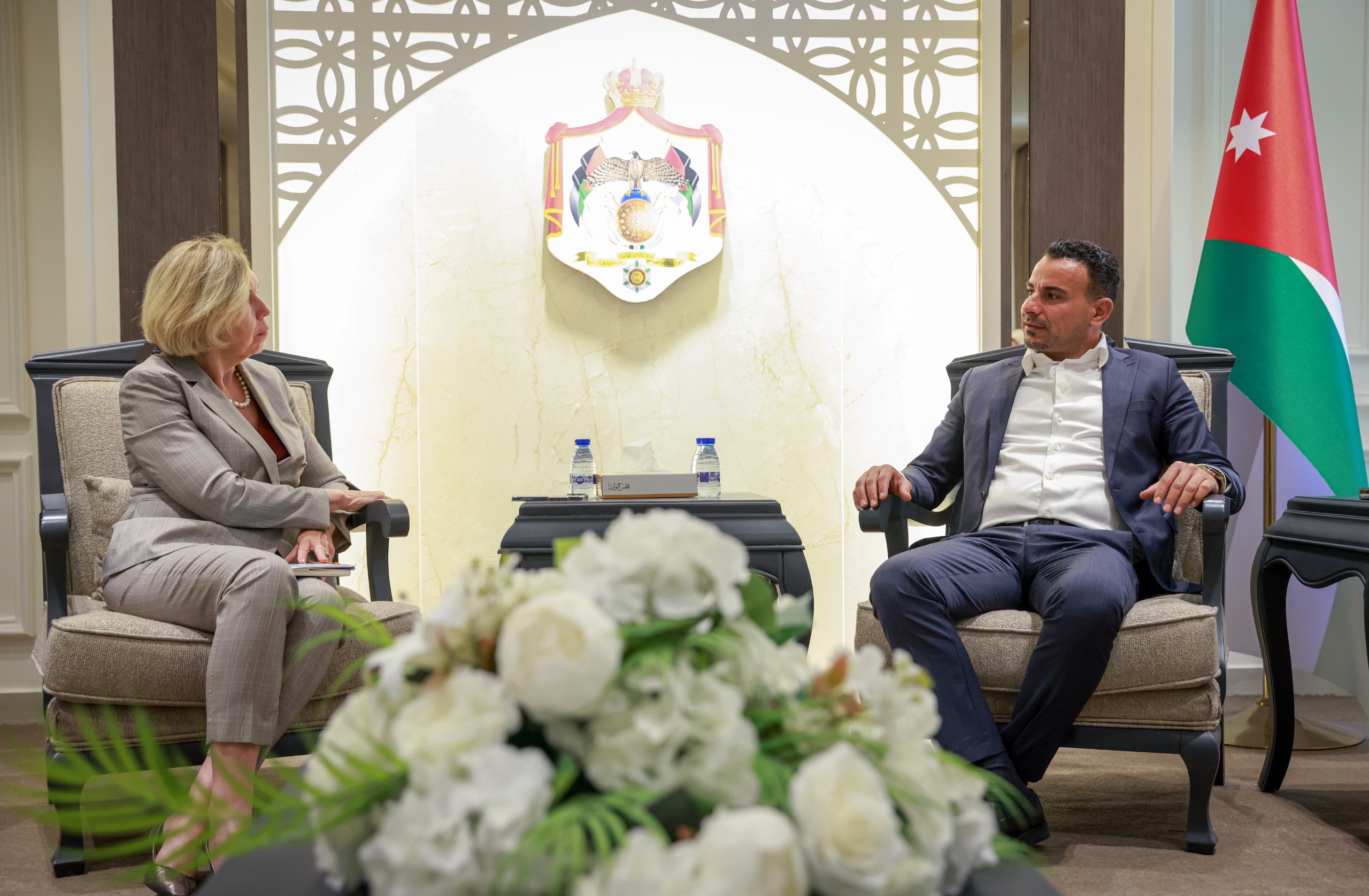 الشديفات يلتقي السفيرة الأسترالية