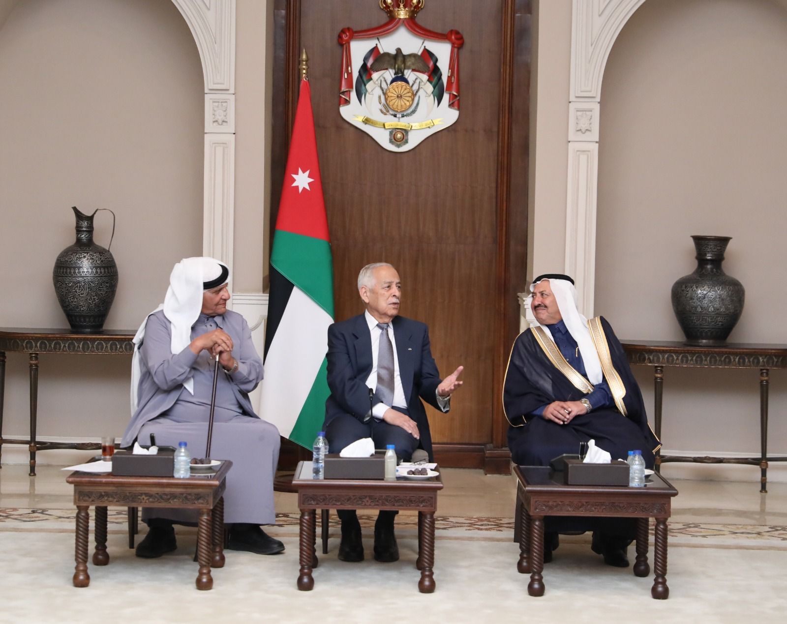 رئيس الديوان الملكي يلتقي وفدا من تجمع أبناء محافظة الكرك