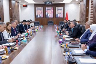 "الخارجية النيابية" تلتقي نظيرها التركي والسفير في عمّان