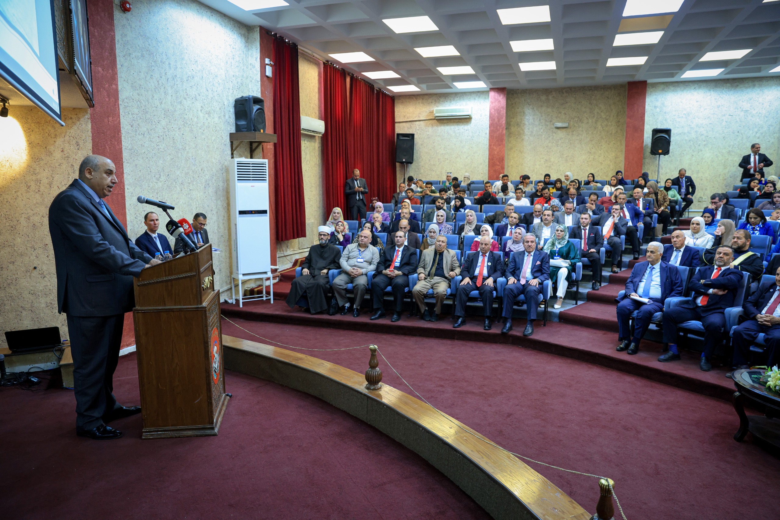 القاضي يرعى أعمال مؤتمر "تجديد الممارسات التربوية في ضوء التغيرات التعليمية الحديثة"