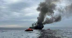 الحرس الثوري يستهدف سفينتين تجاريتين حاولتا عبور هرمز