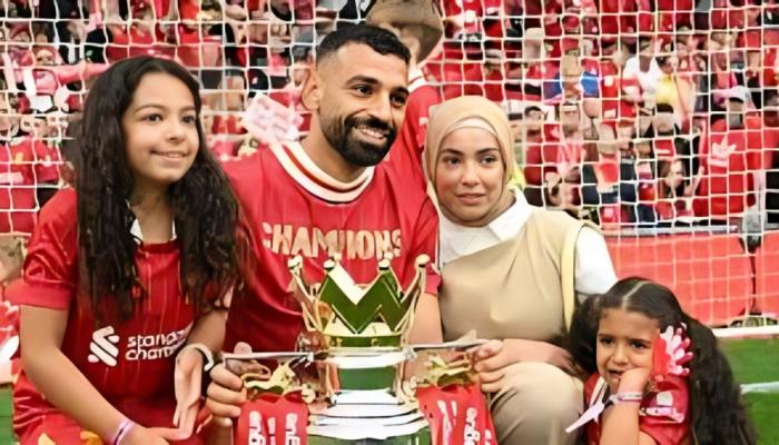 هل ينتظر محمد صلاح مولودا جديدا؟ ظهور زوجته يلفت الانتباه