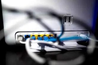 الألياف الضوئية بلا راوتر مناسب.. سرعة مهدورة