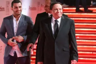 "حفاظاً على صورته".. عائلة عادل إمام ترفض ظهوره إعلامياً